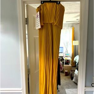 Chicwish maxi dress, new with tags!